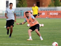 Фото и видео тренировки «Тобола» в Атырау