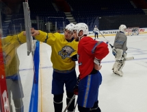 Фоторепортаж с тренировки «Барыса» в Уфе