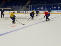 Фоторепортаж с тренировки «Барыса» в Уфе