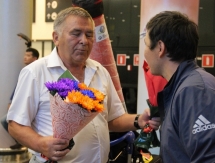 Болельщики встретили Вишневскую в аэропорту