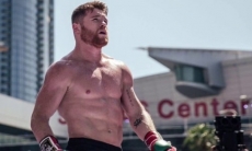 «Канело» обсмеяли за сравнение с Мэйвезером перед боем с Головкиным