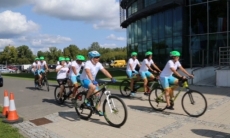 Участников веломарафона Астана — Париж встретили в Варшаве