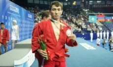 Казахстанский самбист победил узбека и выиграл 63-ю медаль Казахстана на Азиаде-2018