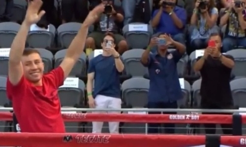 «GGG! GGG!». Как фанаты встречали Головкина на открытой тренировке