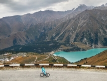 Велосипедисты и бегуны на скорость добрались до космостанции Алматы