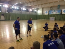 Фоторепортаж с тренировки сборной Казахстана под руководством нового тренера