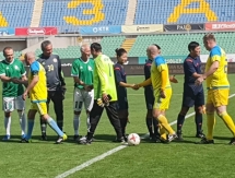 Футбольный матч среди ветеранов состоялся в Алматы