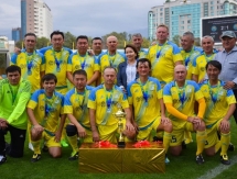 Футбольный матч среди ветеранов состоялся в Алматы