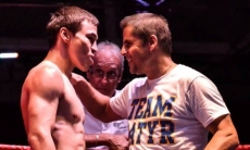 Непобежденные казахстанские боксеры остались без тренера в Канаде