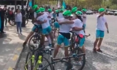 Слабовидящие велосипедисты из Астаны доехали до Парижа