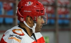 Экс-игрок «Барыса» Доус забросил первую шайбу за новый клуб в матче КХЛ 