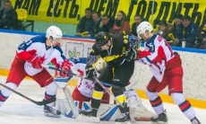 «Сарыарка» крупно проиграла «Звезде» в матче ВХЛ