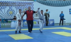 С побед начали казахстанцы турнир по рукопашной борьбе в Ташкенте