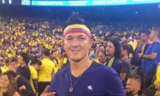 Казахстанский боксер-профессионал побывал на футбольном матче Колумбия — Аргентина