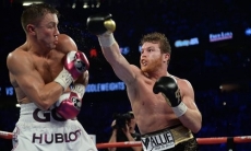«„Канело“ не должны были отдавать победу над Головкиным». Известный промоутер — о супербое