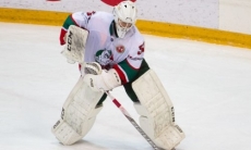 Голкипер «Ак Барса» набрал два очка в матче КХЛ с «Барысом»