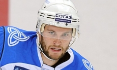 Экс-форвард семи клубов КХЛ возобновил карьеру в Казахстане