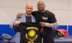 Рой Джонс пожелал удачи Фирузе Шариповой в следующем бою