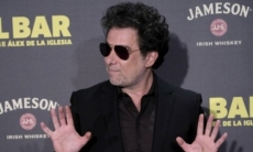 Известный певец поменял билет на самолет ради боя Головкин — «Канело»