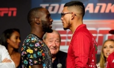 Где казахстанцам посмотреть прямую трансляцию боя Кроуфорд — Бенавидес