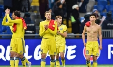 Жуков показал кубики пресса на поле в Астане