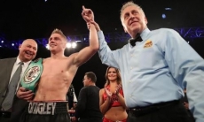 Непобежденный чемпион среднего веса хочет драться с Головкиным