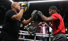 Претенденты на отобранный у Головкина титул провели открытую тренировку