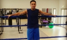 Казахстанский боксер в первом раунде нокаутировал соперника с десятью победами в профи