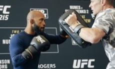 Казахстанский боец близок к поединку с экс-чемпионом UFC