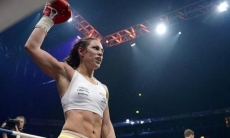 Чемпионка мирам показала жесткий спарринг перед боем с Шариповой