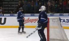 Вратарь «Динамо» Минск пропустил три гола после восьми бросков «Барыса» 