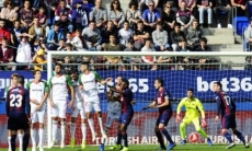 Преследующий «Барселону» клуб экс-форварда «Астаны» проиграл в матче с двумя удалениями