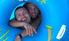 Ломаченко с юмором поздравил Усика с победой над Белью в весе Шуменова