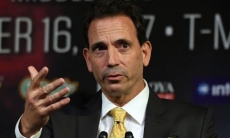 «Хватит позориться, твоего парня побили». Фанаты высмеяли промоутера Головкина