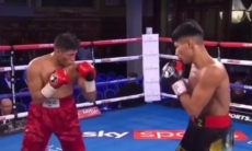 Видео мощного нокаута молодым казахстанским боксером опытнейшего соперника в третьем раунде