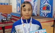 Спортсменка из Актау завоевала «золото» международного турнира по борьбе