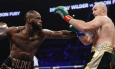 Видео двух жестоких нокдаунов в бою Уайлдер — Фьюри в весе Дычко
