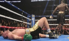 Как «Гробовщик». Убойное видео с «воскрешением» Фьюри в бою с Уайлдером в весе Дычко