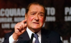 Top Rank пытается соблазнить Головкина «любовью»