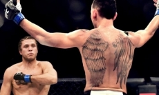 «Невообразимое количество ударов». Видео жестокого поражения бросившего вызов Головкину бойца UFC