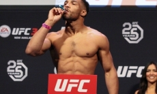 «Я надеру ему задницу!». Еще один боец UFC бросил вызов Нурмагомедову после его победы на «нефартовой» арене Головкина