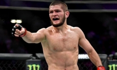 «Они больше заслуживают». Нурмагомедов нашел себе двух соперников после победы на «нефартовой» арене Головкина