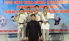 Казахстанские дзюдоисты завоевали весь комплект медалей на международном турнире в Кыргызстане