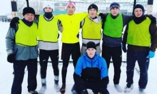 «Открыли сезон зимнего футбола». Как проводит выходные казахский боец из UFC