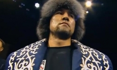 Видео полного боя, или Как казахстанский нокаутер побывал в нокдауне и завоевал чемпионский титул