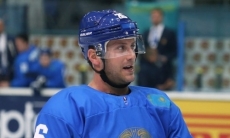 Нападающий сборной Казахстана вернулся в клуб КХЛ, который покинул два месяца назад