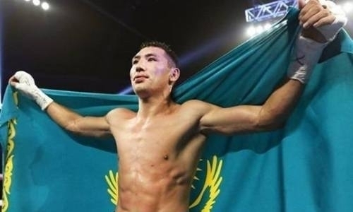 Непобежденный казахстанец из Top Rank показал занятия с тренером из зала боксерской славы