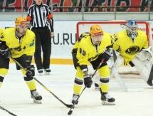 Фоторепортаж с матча ВХЛ «Металлург» — «Сарыарка» 0:5