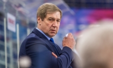 «Мы только ночью прилетели из Канады». Наставник «Снежных Барсов» рассказал, почему сыграли в эконом-режим