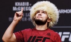 Нурмагомедов назначил новую встречу после победы на «нефартовой» арене Головкина